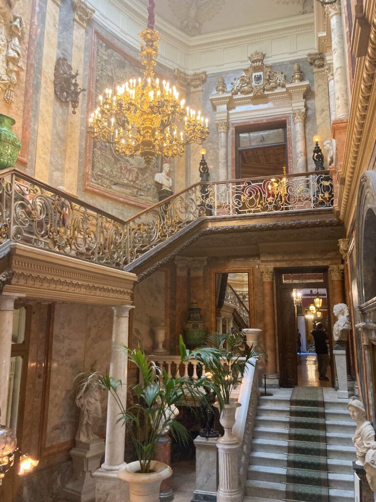 Escaleras del Museo Cerralbo de Madrid