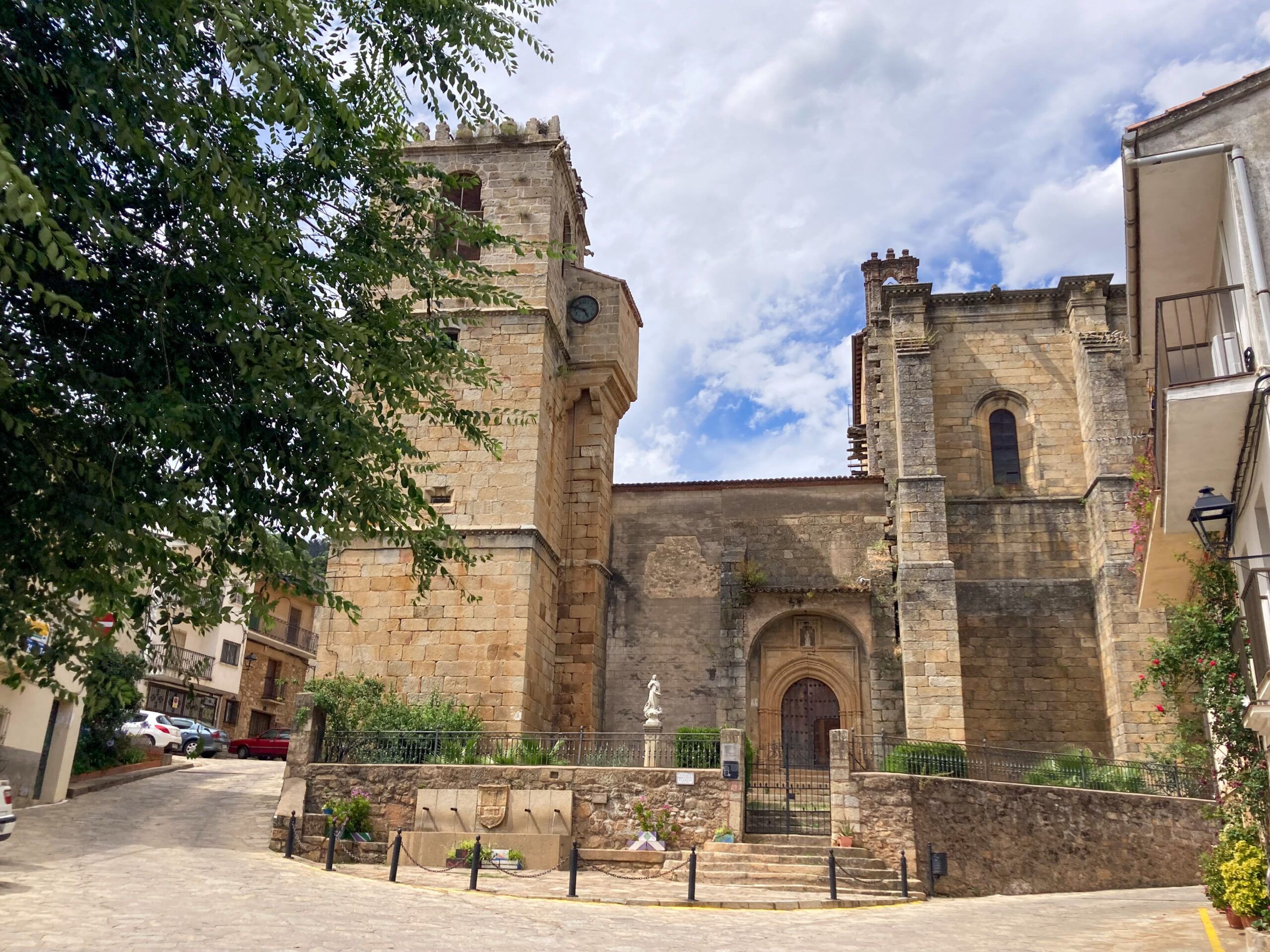 Iglesia parroquial de Torre de Don Miguel