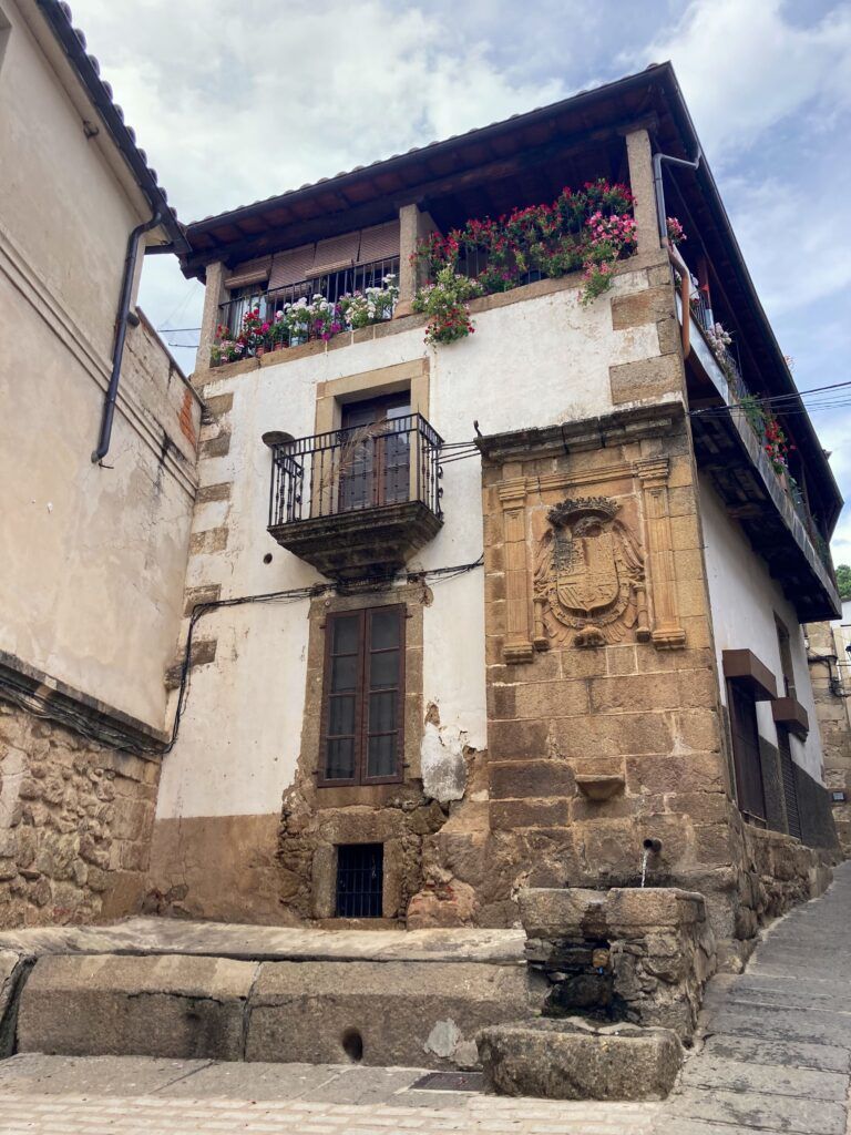 Fuente de Gata