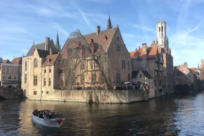 Canales de Brujas parada imprescindible en una ruta en tren por Bélgica desde Bruselas